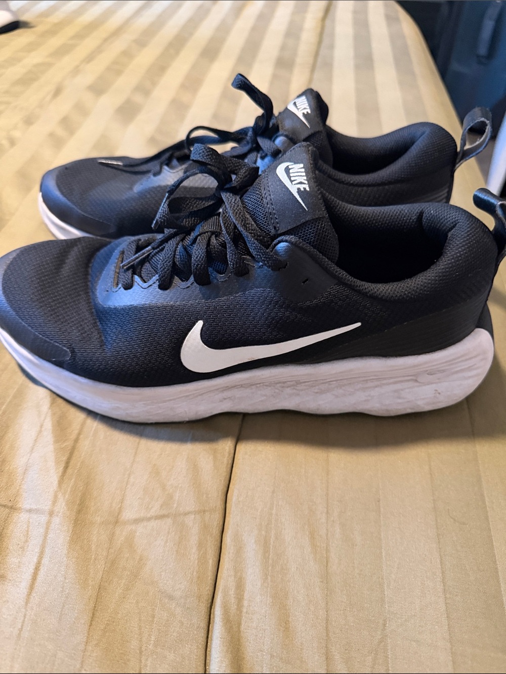 Nike Black and White Men's Athletic Sneakers